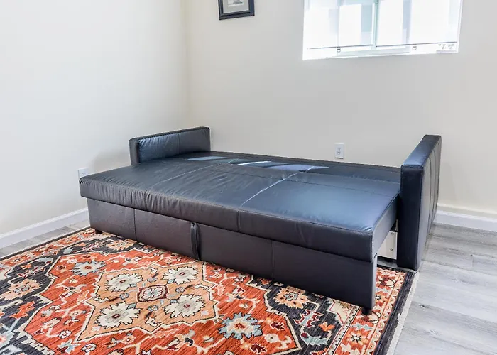 Private Stylish Studio, Near Csun, Fast Wi-Fi